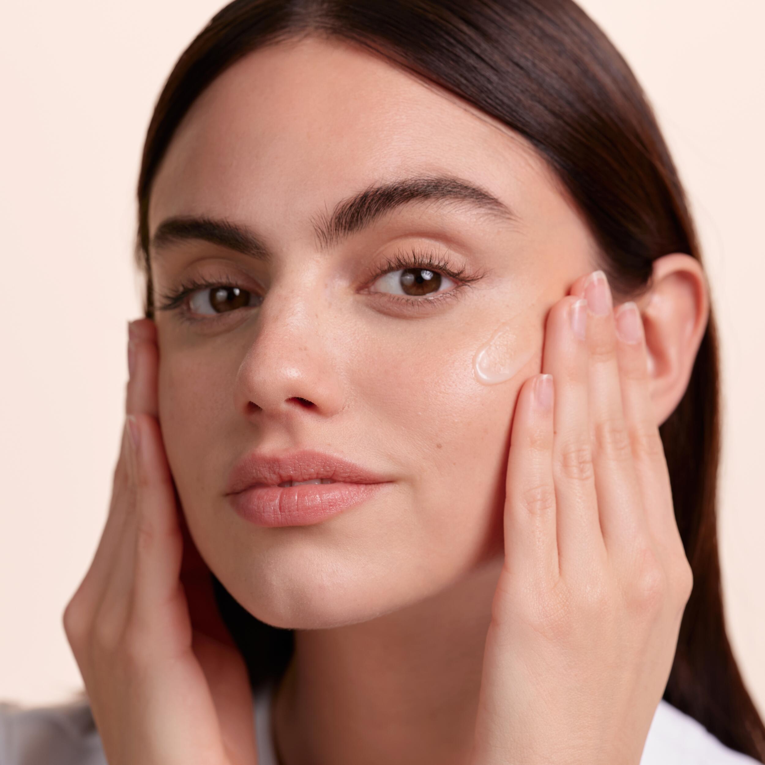 Skin hydration for whiteheads